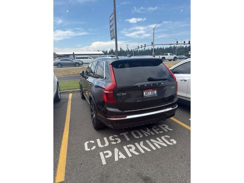 Used 2023 Volvo XC90 B6 Ultimate AWD/4WD image 2