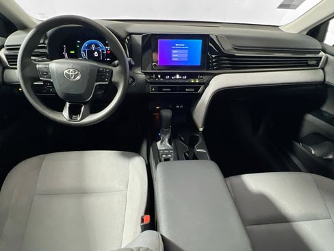 Used 2025 Toyota Camry LE FWD image 30
