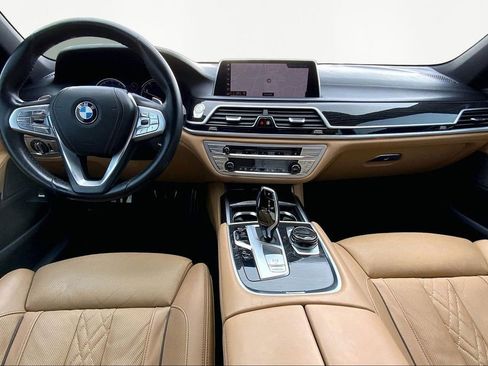 Used 2019 BMW 740i w/ Executive Package image 7