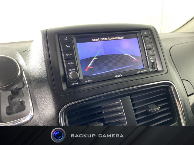 Used 2019 Dodge Grand Caravan SE w/ UConnect Hands-Free Group FWD image 2