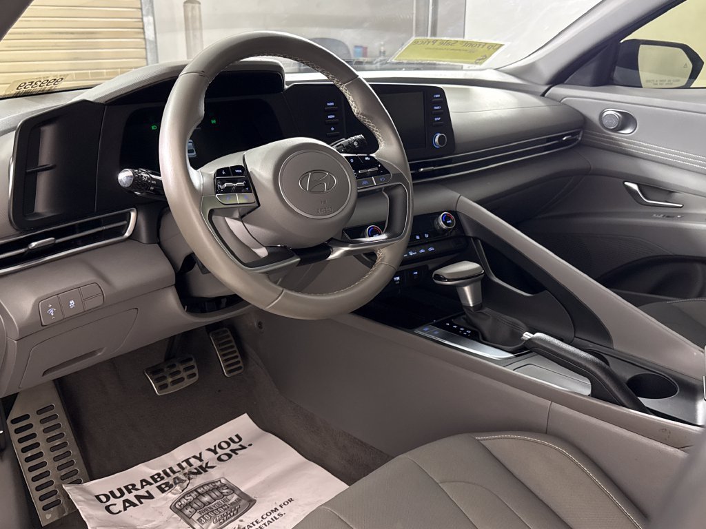 Used 2025 Hyundai Elantra Sport FWD image 16