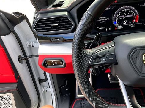 Used 2020 Lamborghini Urus image 24