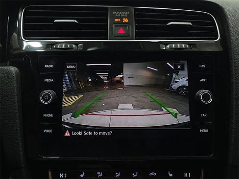 Used 2019 Volkswagen Golf R 4-Door image 24