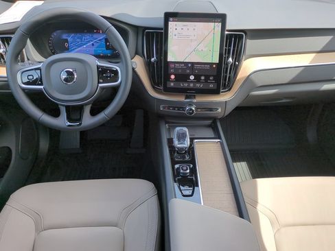 New 2026 Volvo XC60 B5 Plus AWD/4WD image 10