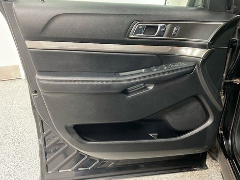 Used 2018 Ford Explorer XLT w/ Equipment Group 202A image 15
