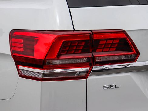 Used 2019 Volkswagen Atlas SEL R-Line FWD image 11