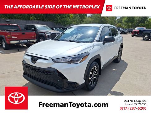 Used 2024 Toyota Corolla Cross AWD Hybrid image 1