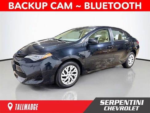 Used 2018 Toyota Corolla LE FWD image 1