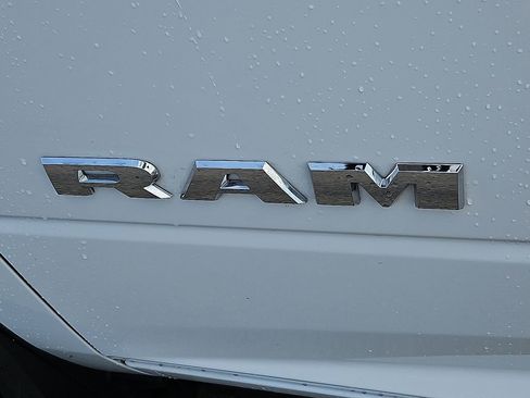 Used 2026 RAM 2500 Laramie AWD/4WD image 16