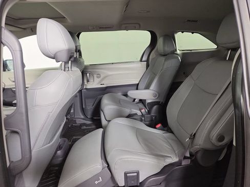 Used 2024 Toyota Sienna Limited AWD/4WD image 16