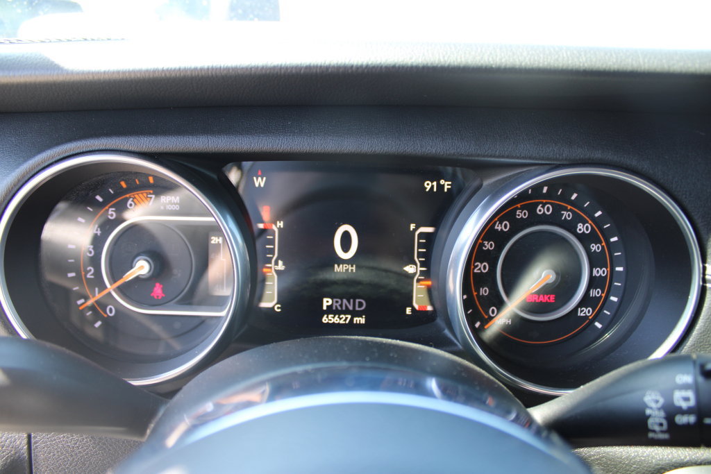 Used 2018 Jeep Wrangler Unlimited Sahara AWD/4WD image 23