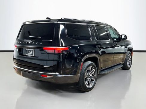 Used 2022 Jeep Wagoneer Series III w/ Flexible Seating Group image 7