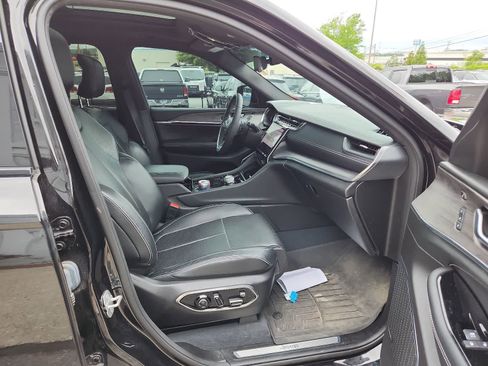 Used 2023 Jeep Grand Cherokee L Overland w/ Luxury Tech Group IV AWD/4WD image 21