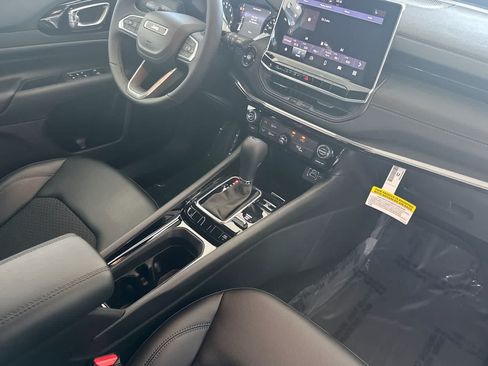 New 2026 Jeep Compass Latitude AWD/4WD image 17