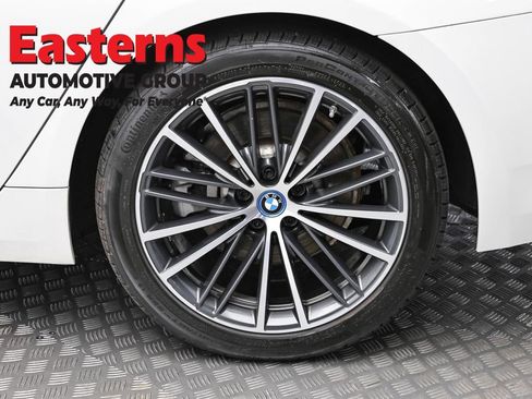 Used 2023 BMW 530e xDrive w/ Convenience Package AWD/4WD image 8