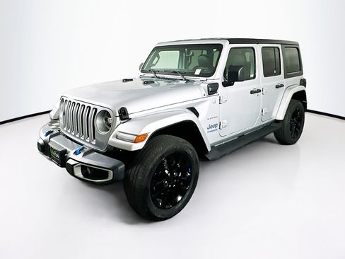 Used 2022 Jeep Wrangler Sahara image 4
