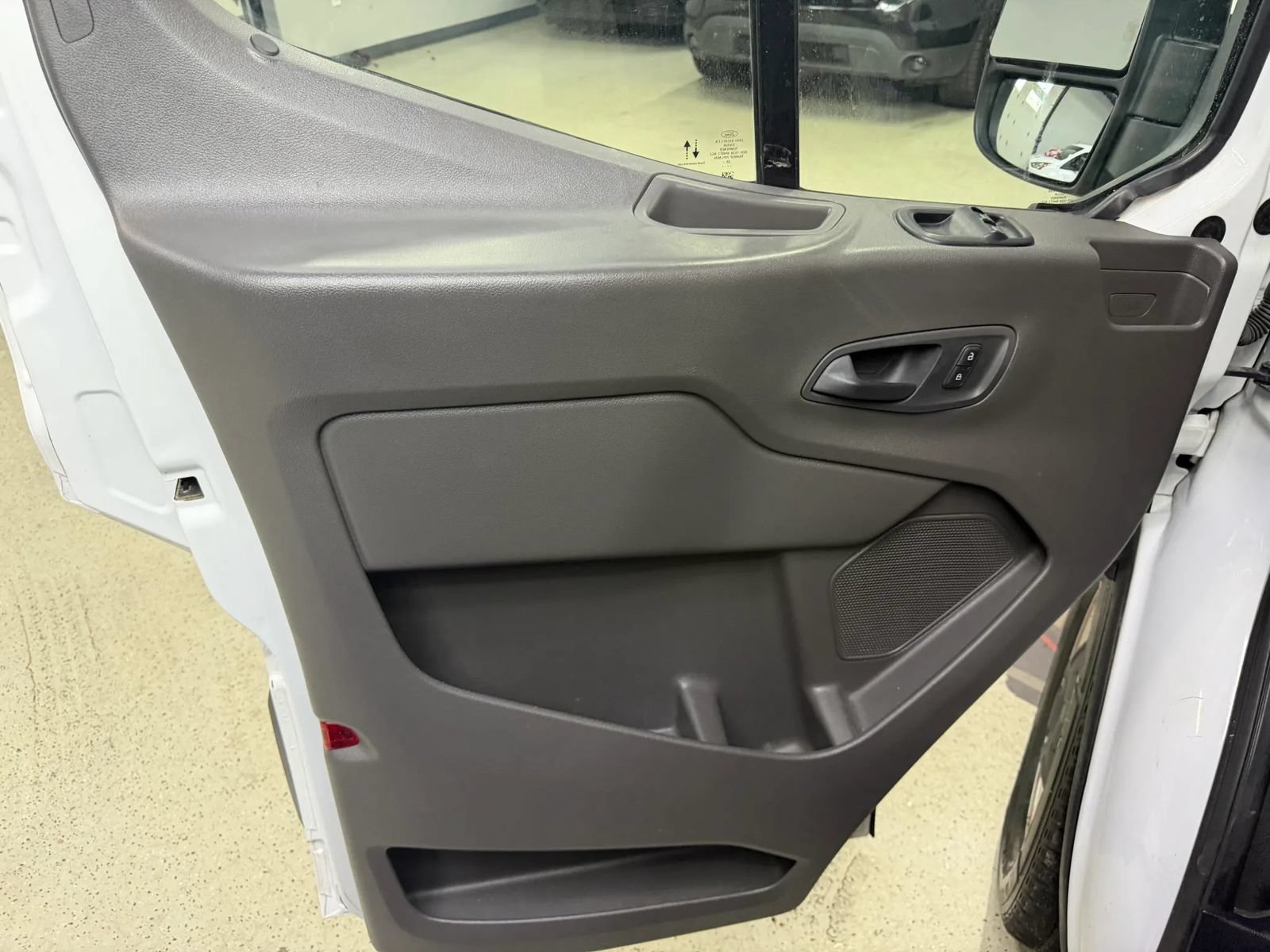 Used 2020 Ford Transit 150 XL RWD image 25