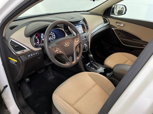 Used 2017 Hyundai Santa Fe SE image 28