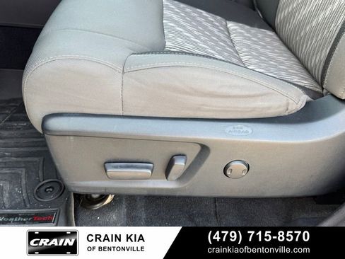Used 2018 Toyota Tundra SR5 w/ SR5 Upgrade Package AWD/4WD image 11