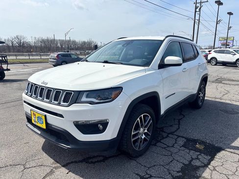 Used 2018 Jeep Compass Latitude w/ Popular Equipment Group AWD/4WD image 2