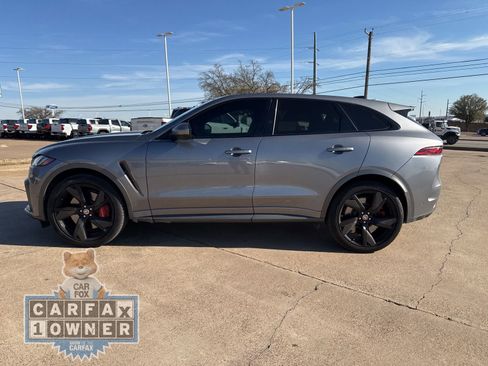 Used 2023 Jaguar F-PACE SVR image 4
