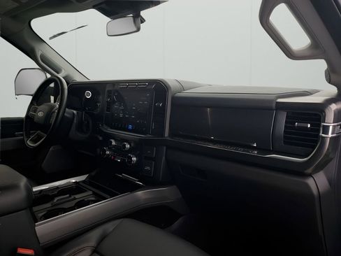 Used 2024 Ford F350 Lariat image 14