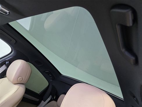 Used 2022 Porsche Cayenne Coupe image 12