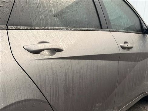 Used 2023 Hyundai Elantra SEL FWD image 16