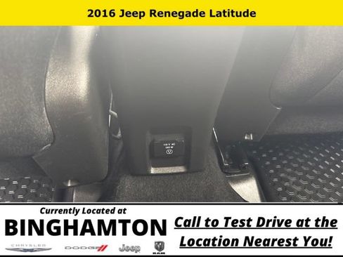 Used 2016 Jeep Renegade Latitude AWD/4WD image 23