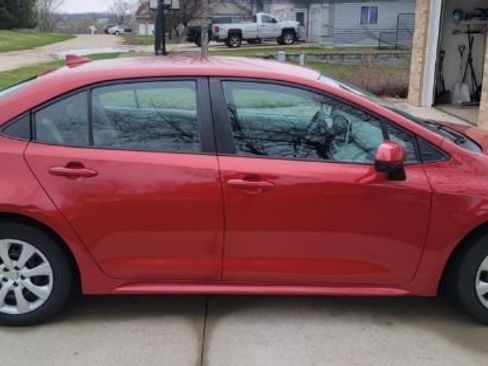 Used 2021 Toyota Corolla LE image 5