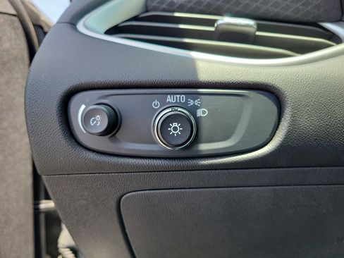 Used 2025 Chevrolet Malibu LT FWD image 21