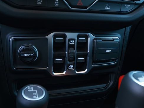 New 2026 Jeep Wrangler Sahara AWD/4WD image 19