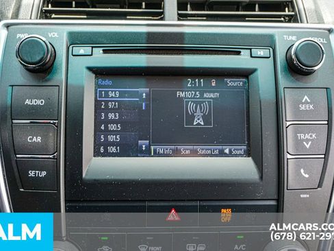 Used 2017 Toyota Camry SE w/ Moonroof Package FWD image 37