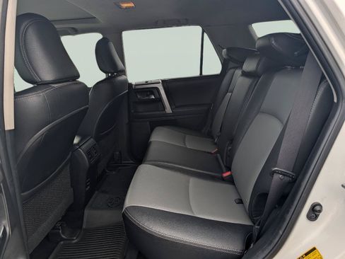 Used 2018 Toyota 4Runner SR5 Premium AWD/4WD image 17