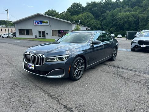 Used 2020 BMW 750i xDrive AWD/4WD image 2