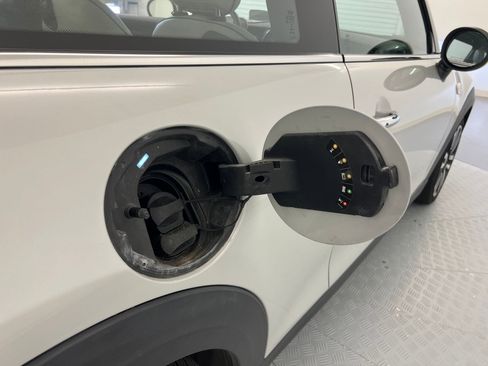 Used 2021 MINI Cooper SE w/ 8.8" Touchscreen Nav Package image 37