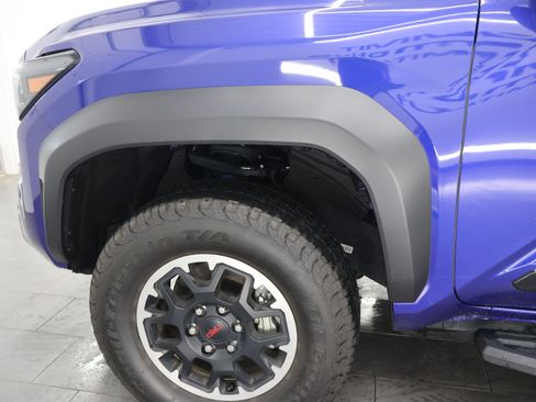 Used 2025 Toyota Tacoma TRD Off-Road w/ TRD Off Road Premium Package AWD/4WD image 50