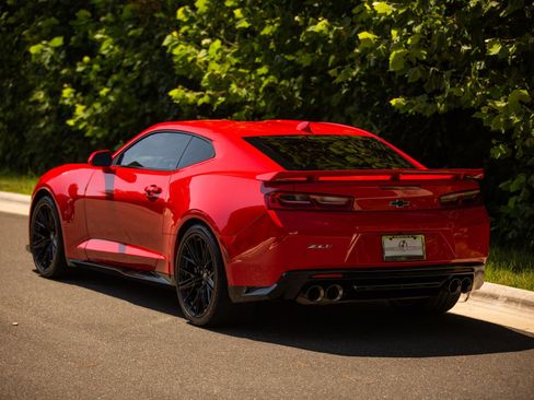 Used 2017 Chevrolet Camaro ZL1 RWD image 18