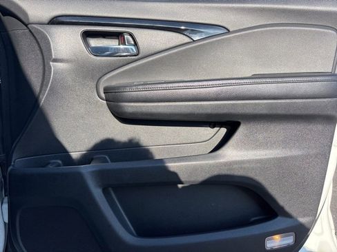 Used 2018 Honda Pilot Elite image 11