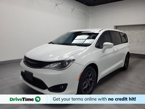 Used 2018 Chrysler Pacifica Touring Plus w/ S Appearance Package image 1