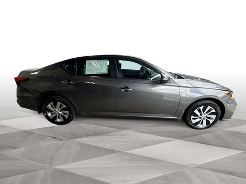 Used 2025 Nissan Altima 2.5 S FWD image 9