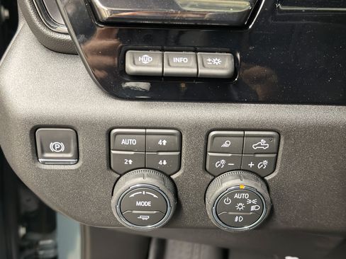 New 2026 Chevrolet Silverado 2500 ZR2 image 22