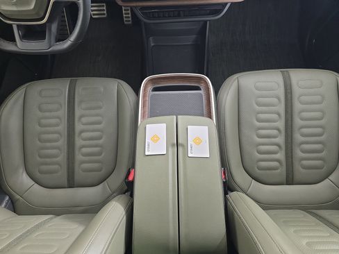 Used 2023 Rivian R1T Adventure image 29