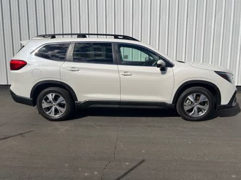 Used 2023 Subaru Ascent Premium image 7
