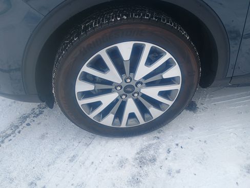 Certified 2022 Ford Escape Titanium w/ Class II Trailer Tow Package image 4