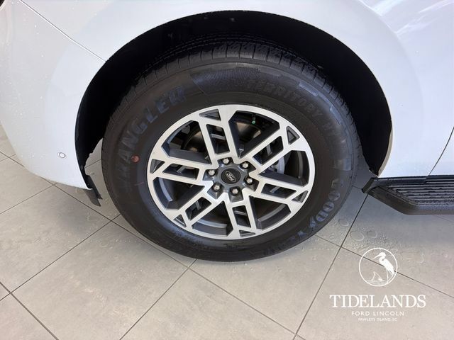 Certified 2025 Ford Expedition Active RWD image 32