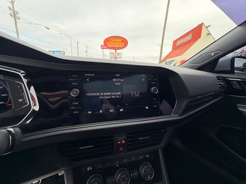 Used 2019 Volkswagen Jetta GLI image 25