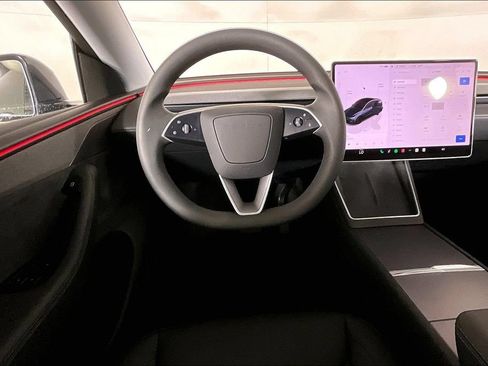 Used 2026 Tesla Model Y Long Range RWD image 4