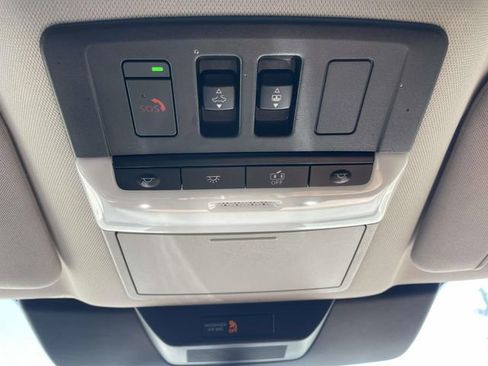Used 2024 Nissan Pathfinder Platinum FWD image 28