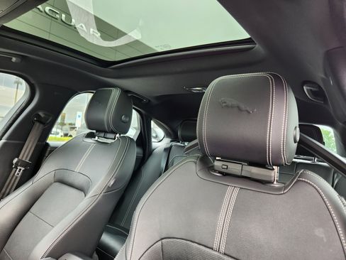 Certified 2021 Jaguar XF R-Dynamic SE image 10